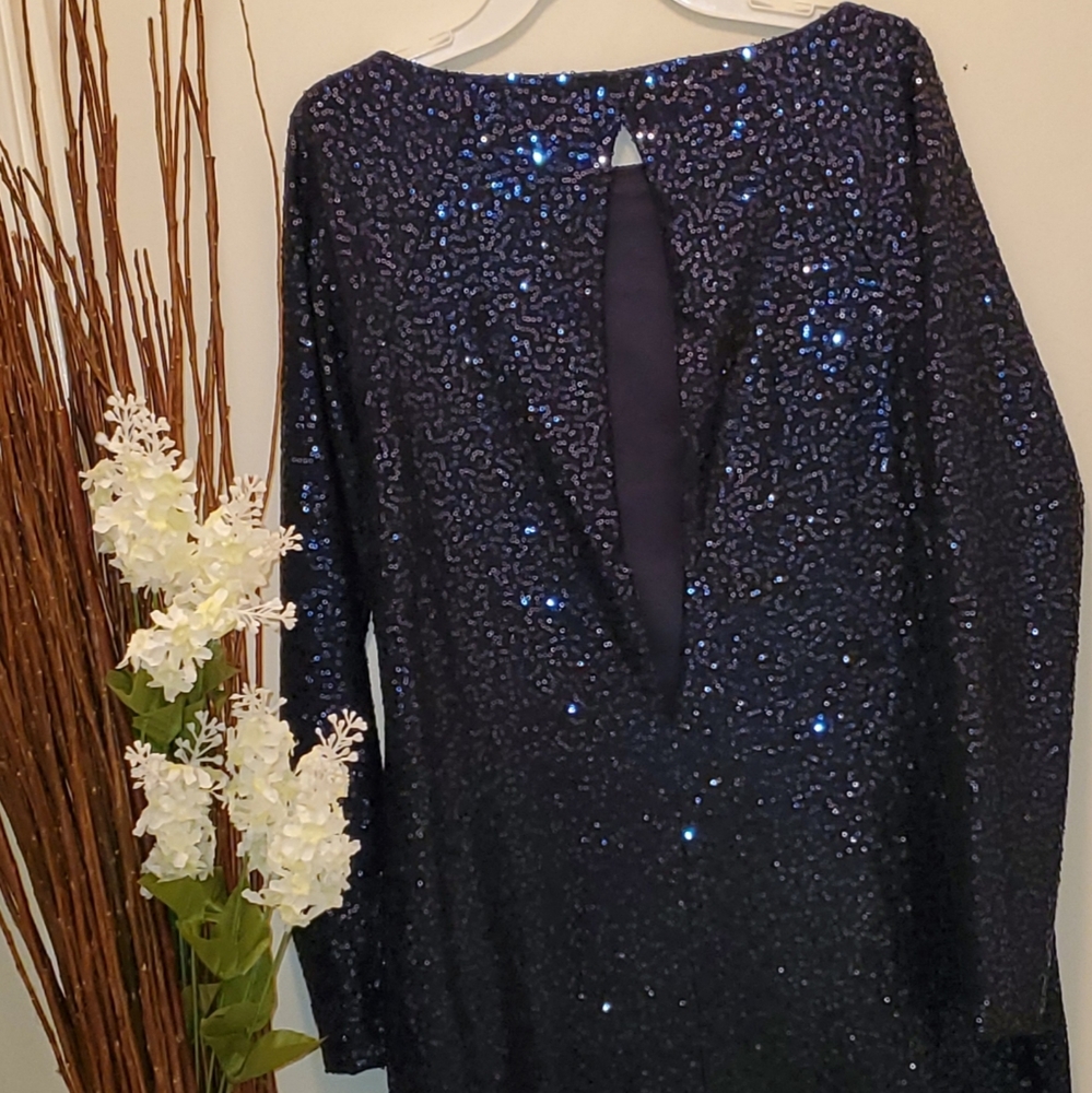 Dress - Picture 2 of 3